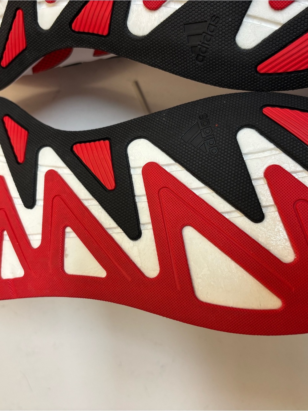 adidas White and Red Low-Top Sneakers with Black Collar - Picture 5 of 8